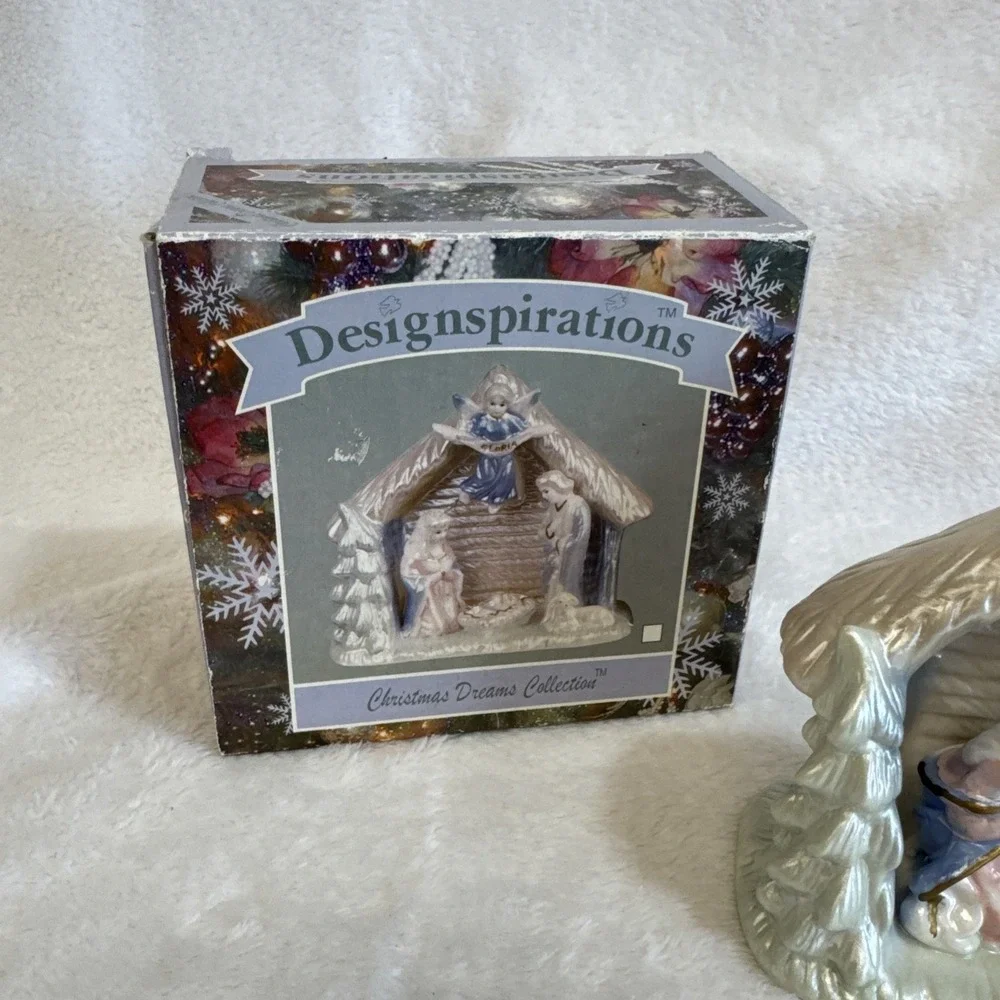 Designspirations Christmas Dreams Collection‎ Nativity Scene with Box